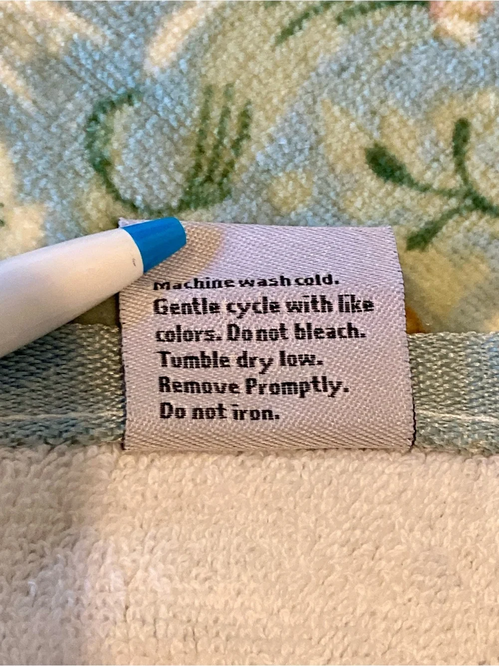 NWT Morris and Company bath bundle- one bath towel and 2 hand towels